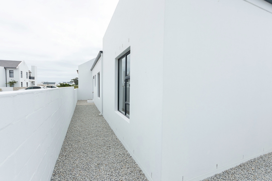 3 Bedroom Property for Sale in Brittania Beach Estate Western Cape